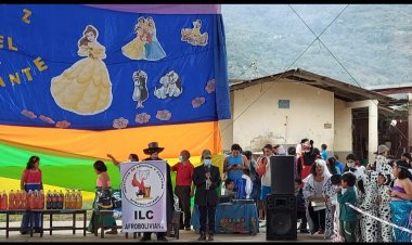 ILC. Afroboliviano, dependiente del IPELC, participa en las actividades por el día del Estudiante y mes del Pueblo Afroboliviano.