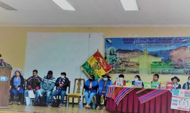 Sucre llaqtamantapacha P'ANQA RIQSICHIYPI