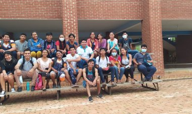 Cierre de curso de capacitación de la Lengua Originaria gwarayu a los estudiantes de 6to de secundaria de la Unidad educativa Jose Barrero Valverde del distrito de Ascencion  de Guarayos.