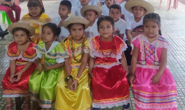 En fecha 17 de diciembre a horas 16:00 pm. En los ambientes del Cabildo Indigenal "Cacique Gabriel Ojeari", se llevó adelante el acto de clausura del año con los niños y niñas de Nidos Bilingües de la Nación Joaquiniana,
