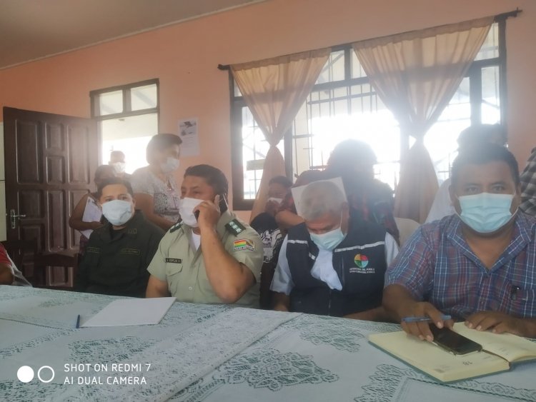 ILC AYOREO EN REUNIÓN DE SOLUCIÓN DE CONFLICTO CON LOS VECINOS DE LA COMUNIDAD DEGUI