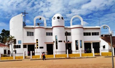 Senado otorga un reconocimiento a la Fiesta Patronal del municipio de Huacaraje