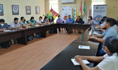 Participación en el Taller de evaluación y actualización del Curriculo Regionalizado Gwarayu