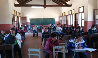 Realización del taller de evaluación y Reajuste del currículo Regionalizado Guarayo con maestras y maestros del núcleo Tokai, del Distrito educativo de Urubichá del pueblo indígena guarayo