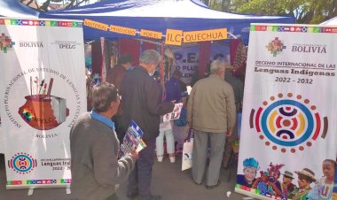 EL IPELC A TRAVÉS DEL ILC QUECHUA, EXPONEN EN LA FERIA MULTISECTORIAL PLURINACIONAL EN PLAZA 25 DE MAYO DE LA CIUDAD DE SUCRE.