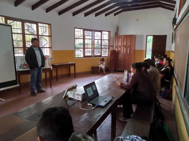 Coordinación y socialización del plan de acción con las maestras/os de la Unidad Educativa Madre Maria  Hueber