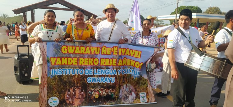 ILC GWARAYU dependiente del IPELC, participaron en la entrada Folclórica Cultural, dando realce a los 196 aniversario de Ascension de Guarayos.