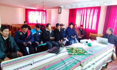 Taller de revisión de Himno Nacional en aymara