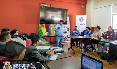 LOS 36 INSTITUTOS DE LENGUA Y CULTURA DEL IPELC, A LA CABEZA DEL MINISTERIO DE EDUCACIÓN, JUNTO A LAS AUTORIDADES DE ORGANIZACIONES SOCIALES, DESARROLLAN LOS LINEAMIENTOS PARA LA ARMONIZACIÓN DEL CURRÍCULO PLURINACIONAL DE EDUCACIÓN REGULAR POR NACIÓN Y PUEBLO INDÍGENA ORIGINARIO CAMPESINOS Y AFROBOLIVIANO”.