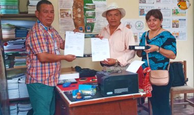 EL IPELC ENTREGA MODEM MICRO ONDA ENTEL, PARA COBERTURA DE INTERNET DE LA OFICINA DEL INSTITUTO DE LENGUA Y CULTURA TACANA