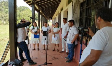 Entonación del Himno Nacional en Lengua Gwarayu