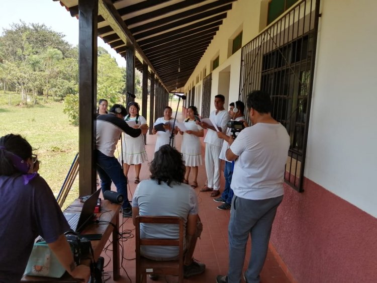 Entonación del Himno Nacional en Lengua Gwarayu