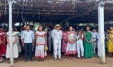 ENTONACIÓN DEL HIMNO NACIONAL DE BOLIVIA EN IDIOMA ITONAMA