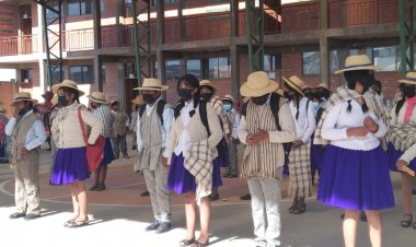 ACTO EN CONMEMORACION DIA INTERNACIONAL DE LA LENGUA MATERNA, DIA NACIONAL DE LAS LENGUAS Y CULTURAS DE LA NPIO y A