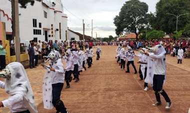 ENTRADA FOLCLÓRICA SACOSE GUACANARO