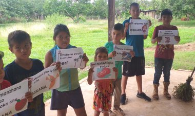 El IPELC/ ILCJoaquiniano llega a las Unidades Educativas del Nucleo San Pablo con material para la enseñanza de la Lengua.