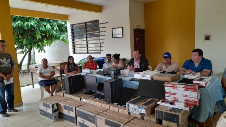 ILC BAURE RECIBE EQUIPO PORTATIL DEL GAM- BAURE