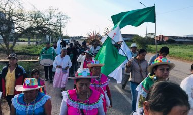 MARCHA HISTORICA INDIGENA DE LAS TIERRAS BAJAS POR LOS 33 AÑOS POR EL " TERRITORIO Y LA DIGNIDAD"