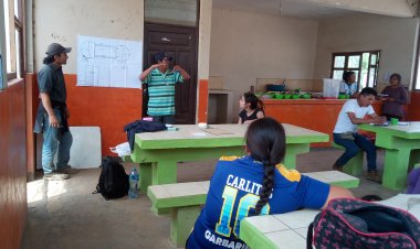 TECNICOS DEL MINISTERIO DE CULTURA JUNTO CON EL ILC-TAPIETE REALIZAN UN TALLER EN EL PUEBLO TAPIETE