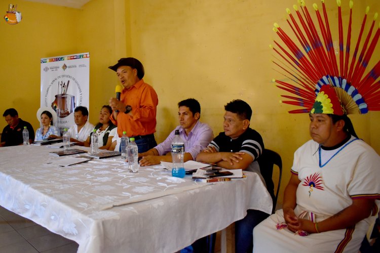 “DÍA INTERNACIONAL DE LA LENGUA MATERNA” Y “DÍA NACIONAL DE LAS LENGUAS Y CULTURAS DE LAS NACIONES Y PUEBLOS INDÍGENA ORIGINARIO CAMPESINOS Y AFROBOLIVIANOS”