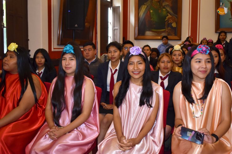 EL IPELC ENTREGA LA RESOLUCIÓN ADMINISTRATIVA N° 004/2024, QUE OFICIALIZA LA TRADUCCIÓN DEL HIMNO A TARIJA EN LENGUA GUARANI.
