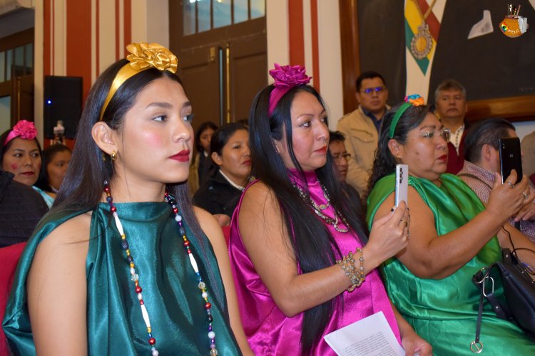 EL IPELC ENTREGA LA RESOLUCIÓN ADMINISTRATIVA N° 004/2024, QUE OFICIALIZA LA TRADUCCIÓN DEL HIMNO A TARIJA EN LENGUA GUARANI.