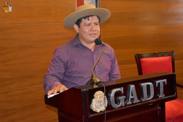 EL IPELC ENTREGA LA RESOLUCIÓN ADMINISTRATIVA N° 004/2024, QUE OFICIALIZA LA TRADUCCIÓN DEL HIMNO A TARIJA EN LENGUA GUARANI.
