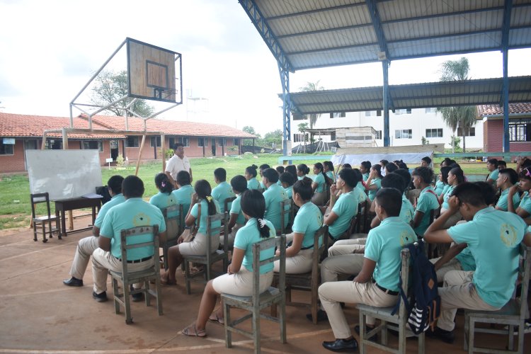ILC-GW impulsa la correcta escritura de la lengua Guarayo en jóvenes estudiantes