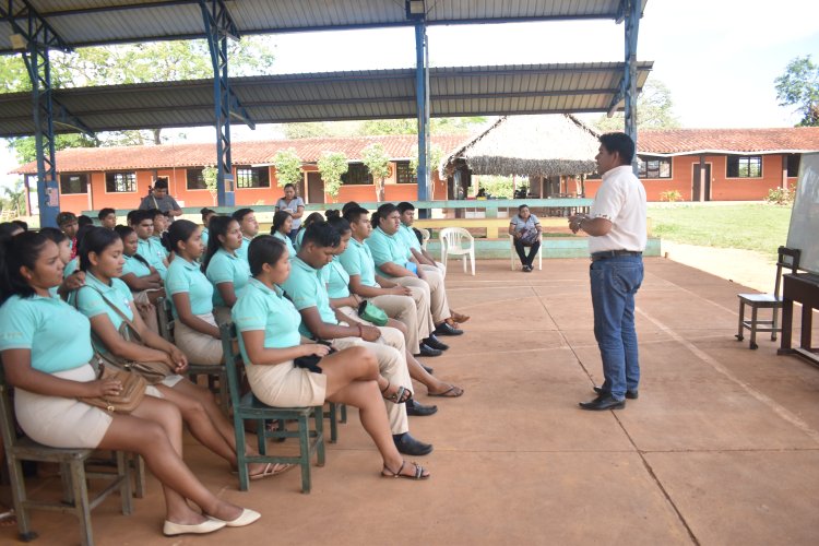 ILC-GW impulsa la correcta escritura de la lengua Guarayo en jóvenes estudiantes