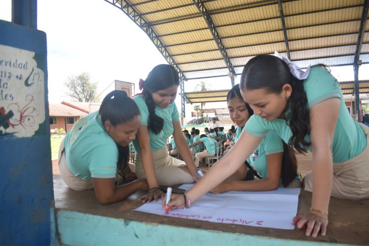 ILC-GW impulsa la correcta escritura de la lengua Guarayo en jóvenes estudiantes
