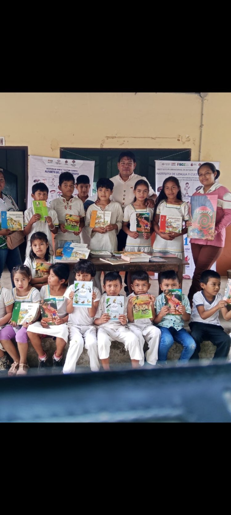 Entrega de material didáctico para fortalecer la enseñanza de la lengua Guarayu