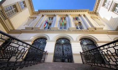 El TDJ de La Paz y el ILCNA IPELC coordinan acciones para la normalización de la lengua aymara en el ámbito judicial