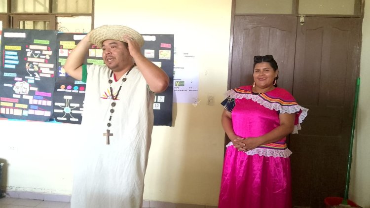 TO'U TO VYOSIOOJI, TOS'OGNE TO VYE'EREPI. TAKOCHUCHRA TO VECHJIRIIWORICHU TMOJOROONA TRINRANONO  NAMURI KWATRU“VOCES DE NUESTRA IDENTIDAD, RAÍCES DE NUESTRA CULTURA” DEFENSA DE LA LENGUA ORIGINARIA MOJEÑO TRINITARIO – 4.º GRUPO